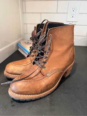 Women’s Tan Leather Lace-Up Work Boots